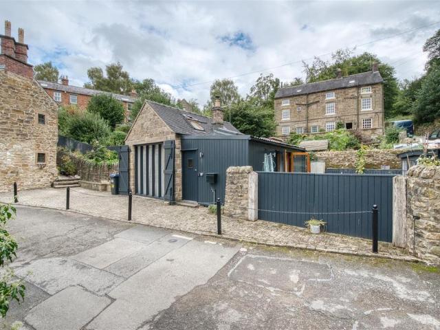 House for sale in Froggatt, East Midlands