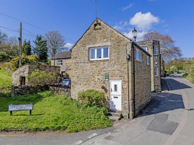 House for sale in Froggatt, East Midlands