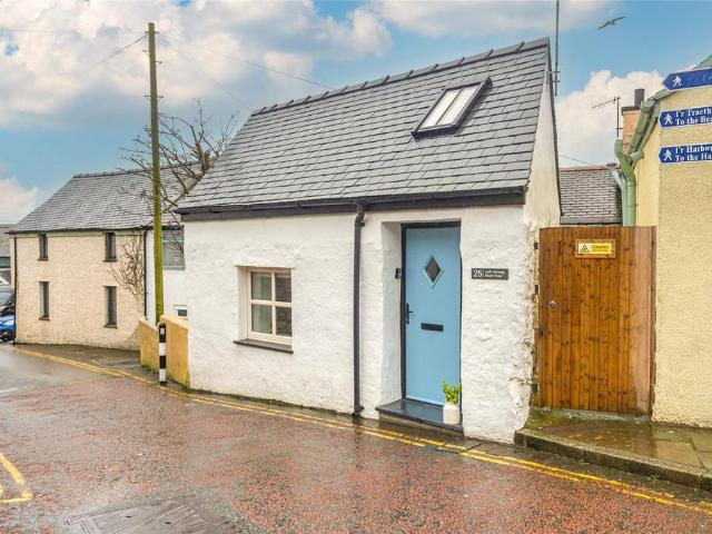 House for sale in Penrhyn, Cemaes