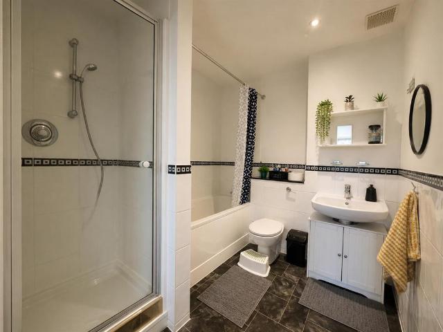 House for sale in Greater London