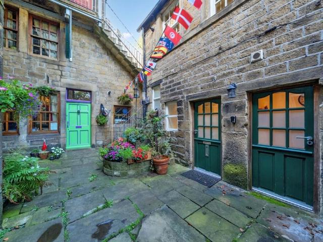 House for sale in Birchcliffe, Calderdale