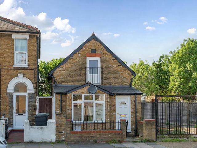 House for sale in London Borough of Lewisham, Greater London