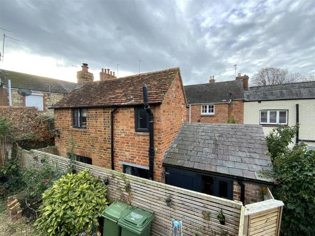 House for sale in Calverton End, Milton Keynes