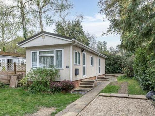 House for sale in Chertsey, Runnymede
