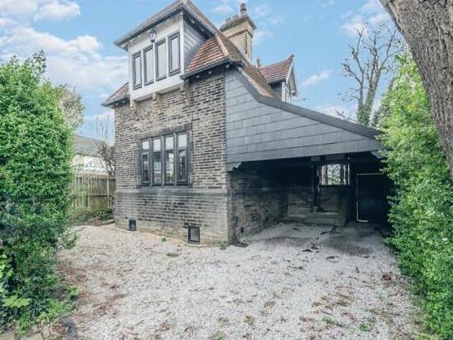 House for sale in Cleckheaton, West Yorkshire