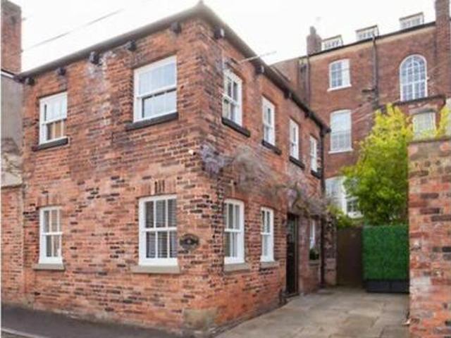 House for sale in Wrenthorpe, West Yorkshire