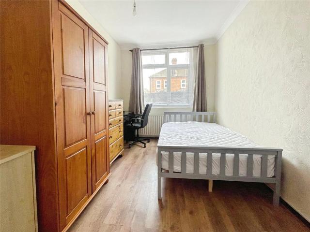 House for rent in Row Town, Surrey