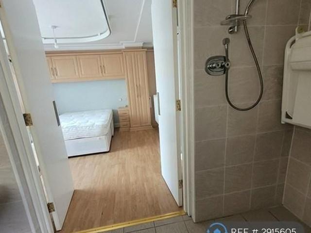 House for rent in Burnedge, Greater Manchester