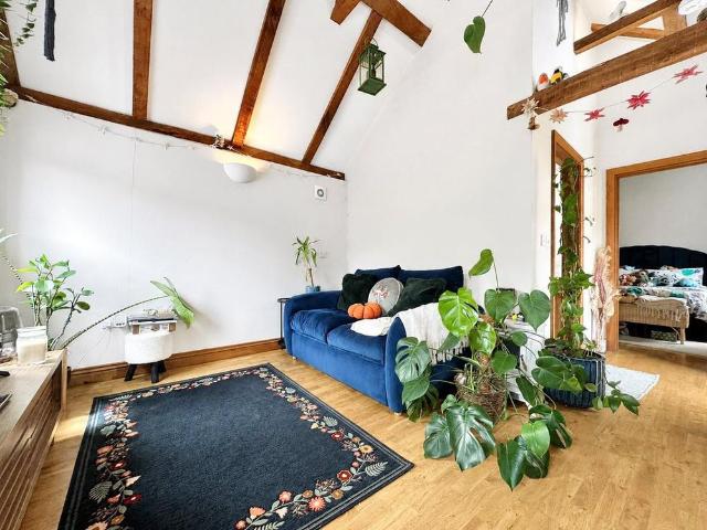 House for rent in Fole, Surrey
