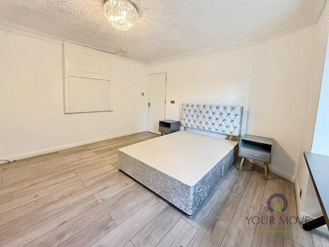 Room for rent in Hooley, Reigate and Banstead