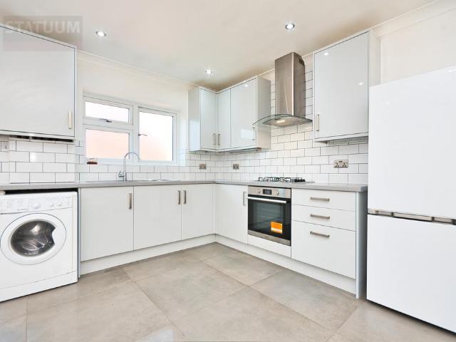 House for rent in Gants Hill, Greater London