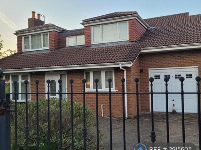 House for rent in Burnedge, Greater Manchester