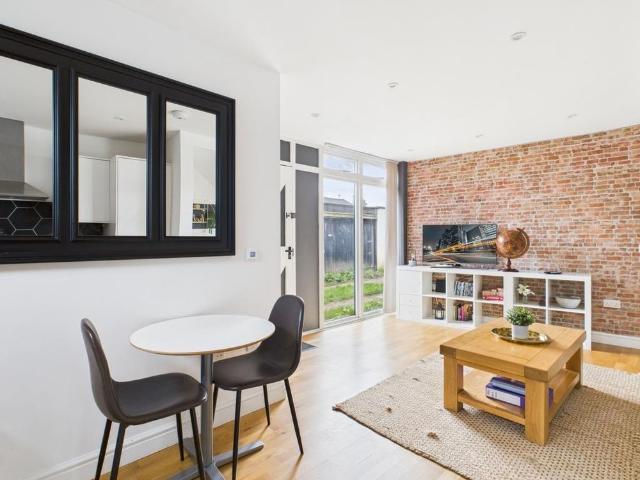 House for rent in Golden Valley, Gloucestershire