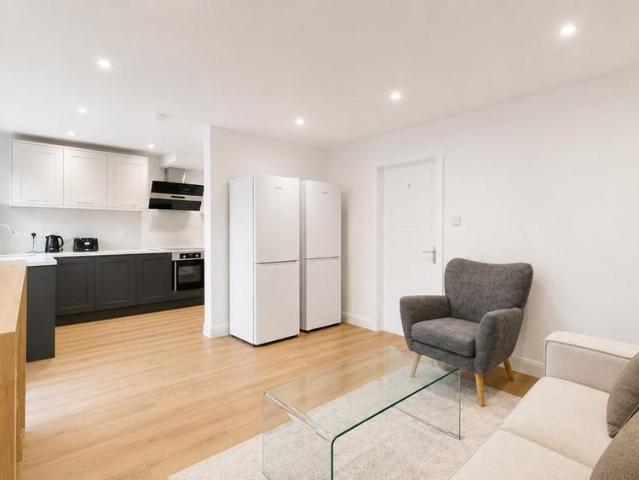 House for rent in Holywell, The Slade