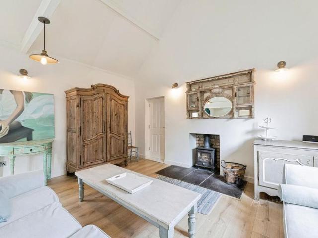 House for rent in Adstock