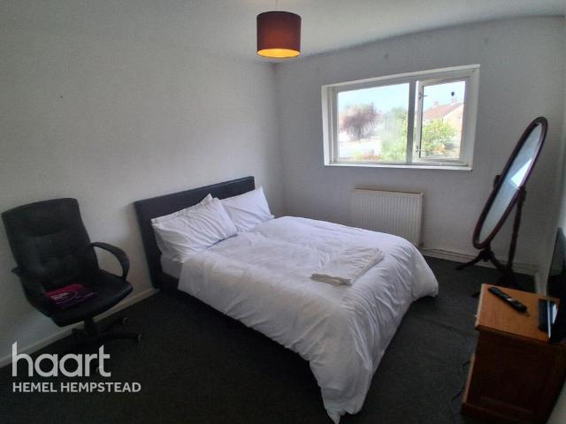 Room for rent in Pouchen End, Hertfordshire