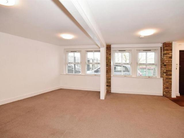 House for rent in London Borough of Redbridge, Greater London