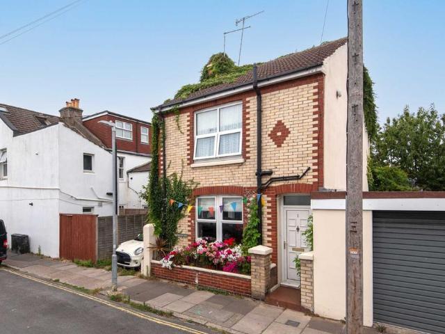 House for rent in Aldrington