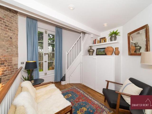 House for rent in London Borough of Richmond upon Thames, Greater London