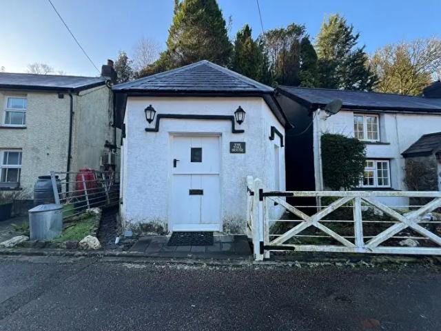 Apartment for rent in Cynwyl Elfed, Cwmduad