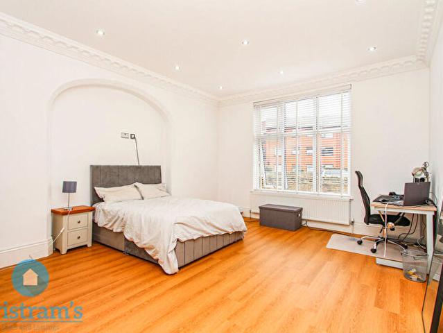 Apartment for rent in Abbey Park, Barton In Fabis