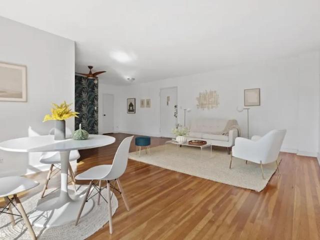 Apartment for sale in Arverne, New York