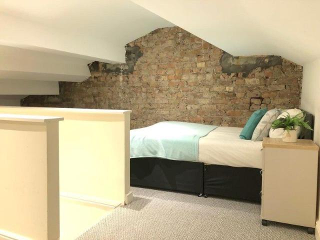 Studio for rent in Cabbage Hall, Calderstones