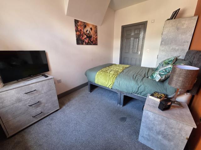 Room for rent in Wheatley, South Yorkshire