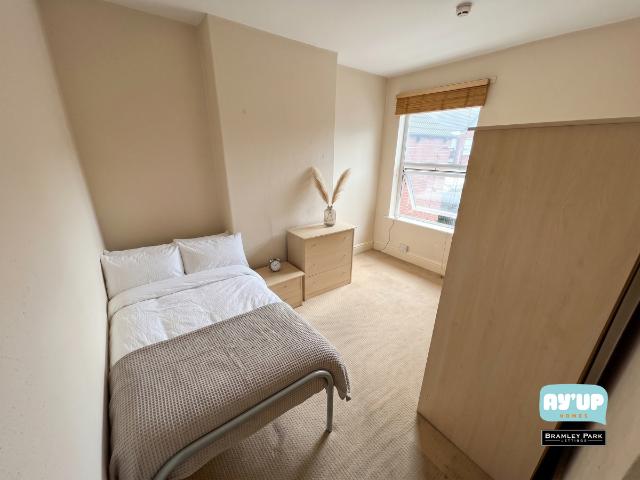 Room for rent in City Centre, Doncaster