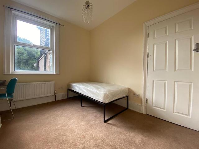 Apartment for rent in Upton, Greater London