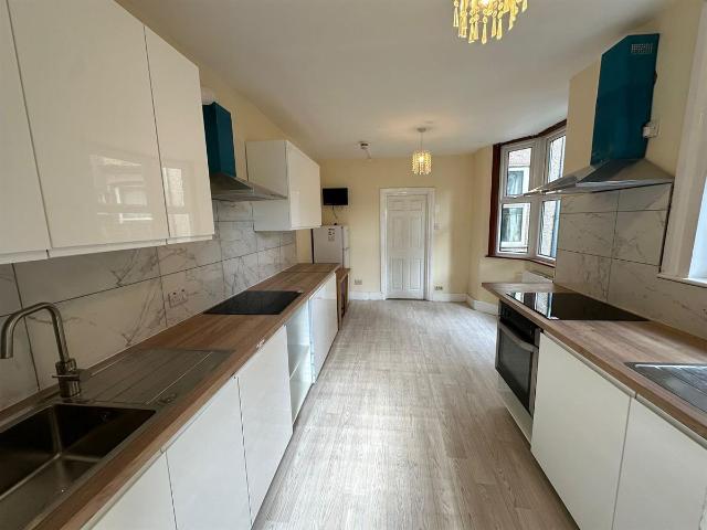 Apartment for rent in Upton, Greater London