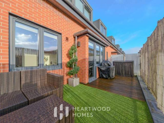 Apartment for sale in St Albans, Five Acres