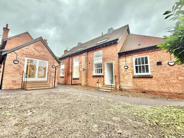 Flat for sale in Coseley, West Midlands