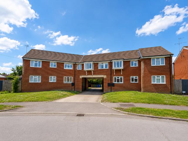 Flat for sale in Haydon Hill, Aylesbury