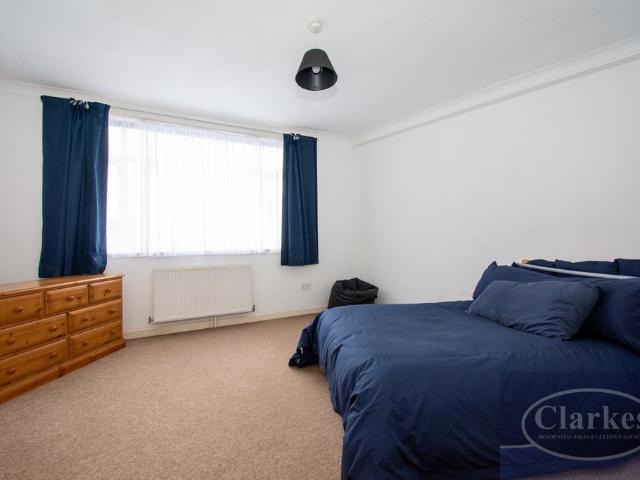 Flat for sale in Talbot Village, Bournemouth