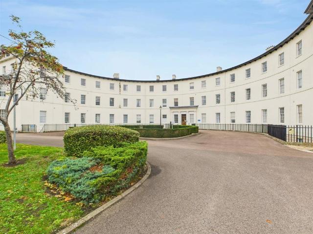 Flat for sale in Wotton Pitch, Gloucester
