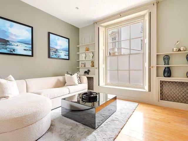 Flat for sale in Belgravia, Greater London