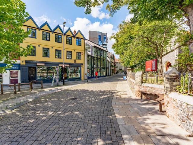 Flat for sale in Lakenham, East Bank