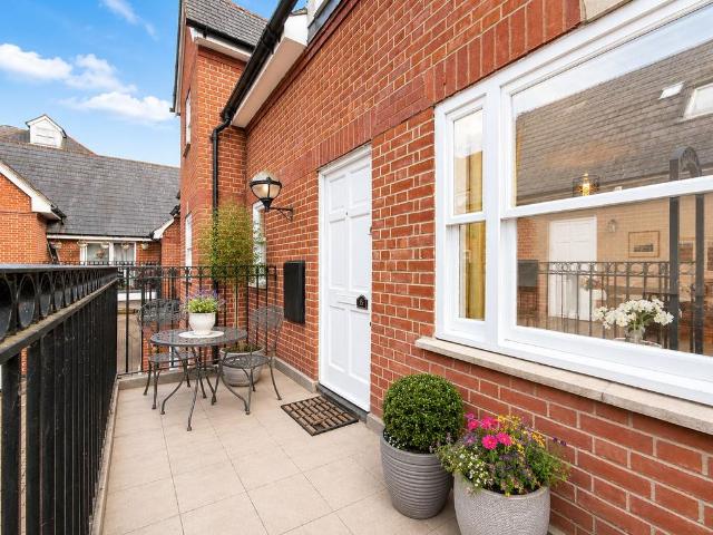 Flat for sale in Bentfield, Duton Hill