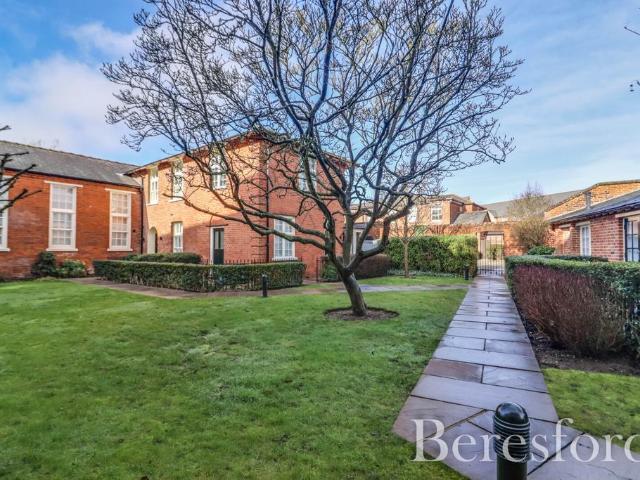Flat for sale in Bocking, Chipping Hill
