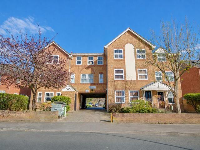 Flat for sale in Bitterne Park, Isle Of Man