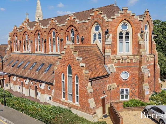 Flat for sale in Clements Park, Navestock Side