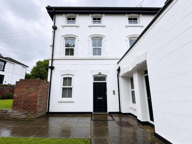 Flat for rent in Woodhey, New Ferry