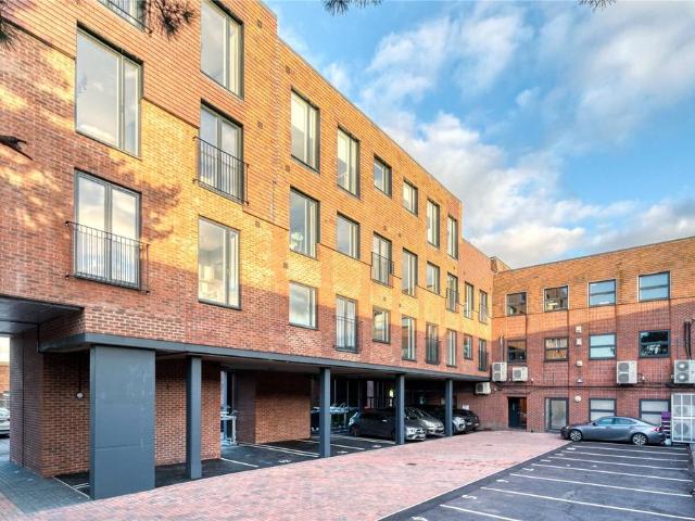 Flat for rent in Buckler's Park, Crowthorne