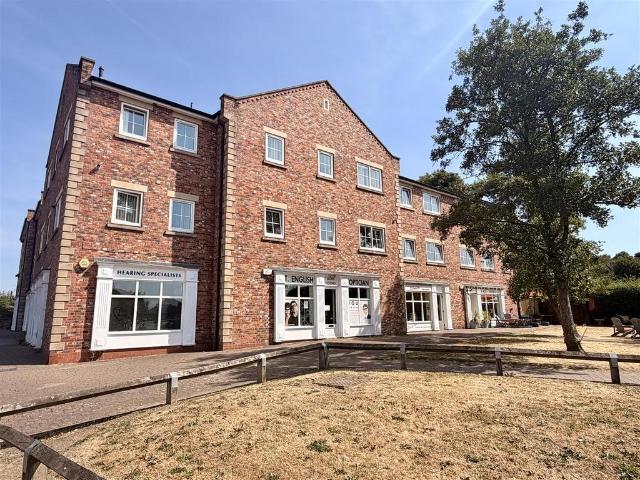 Flat for rent in Bramley, South Yorkshire