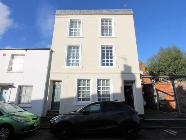 Flat for rent in Lillington, Green Close