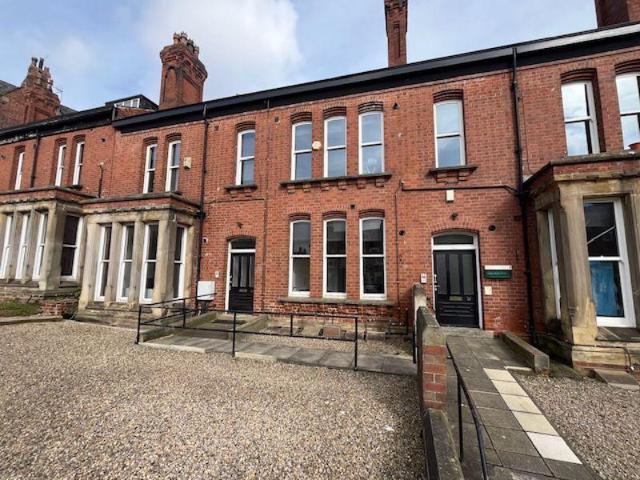Flat for rent in Hyde Park, West Yorkshire