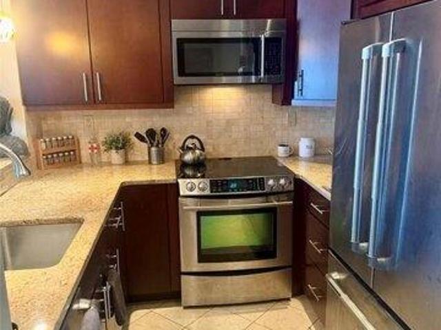 Condo for sale in Edgewater, New Jersey