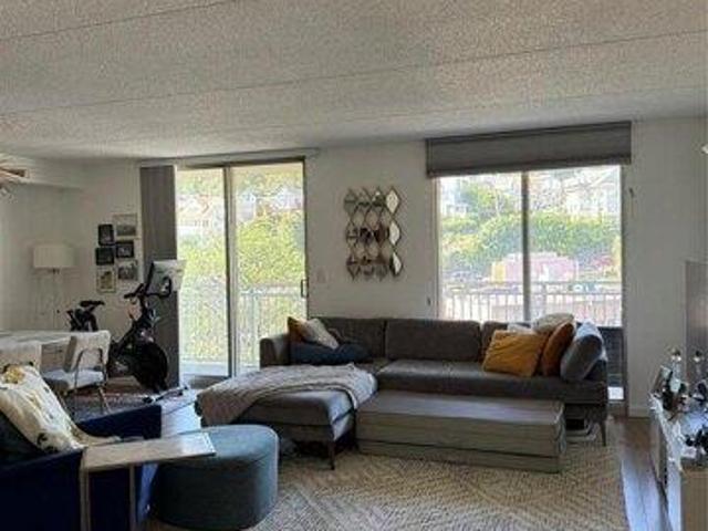 Condo for sale in Edgewater, New Jersey