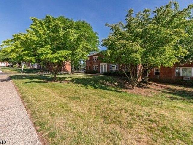 Condo for sale in Edison, New Jersey